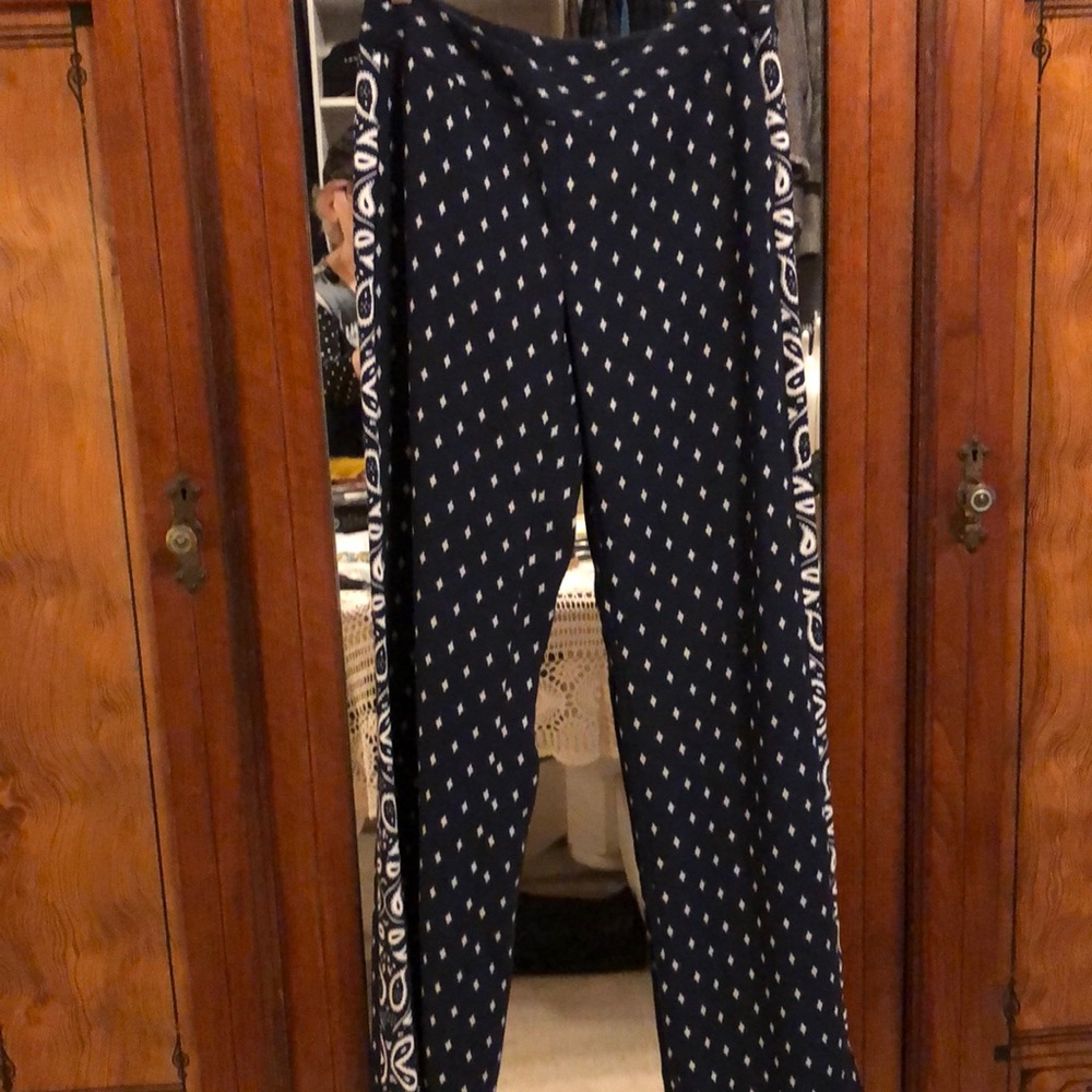 Cabi size 0 track star navy/ white dress pants, wide leg, flowy Bandana print